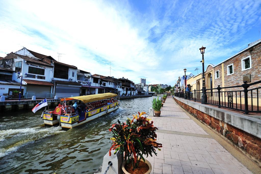 Fenix Inn Malacca Exterior photo