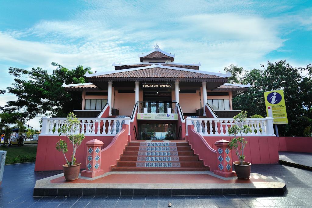 Fenix Inn Malacca Exterior photo